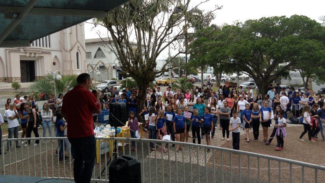 Manifestação contra mudanças no ensino médio é realizada em Ituporanga