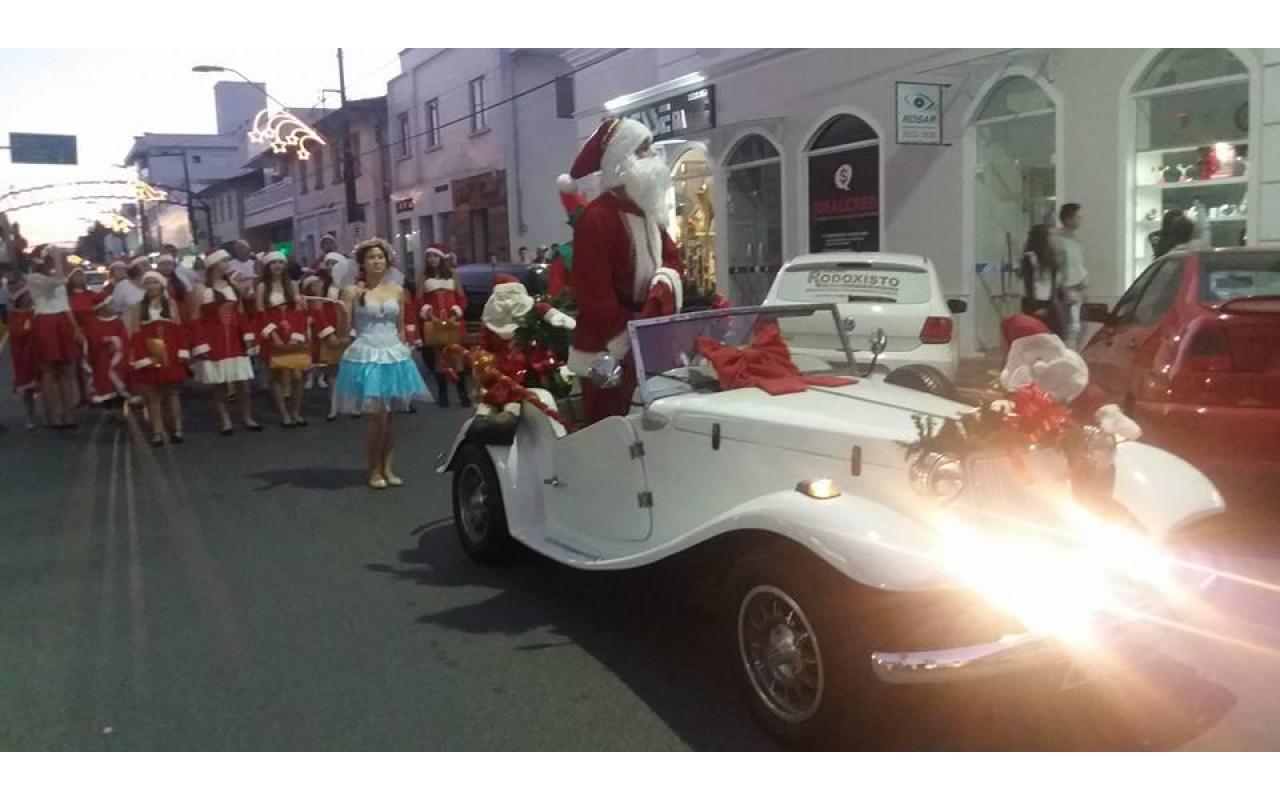 Milhares de pessoas prestigiam abertura do Natal Mágico em Ituporanga