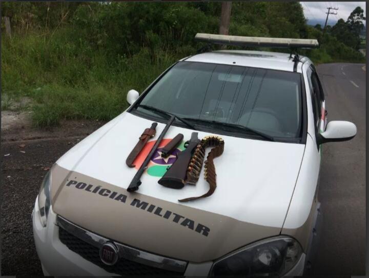 Motorista é preso com arma após fugir da polícia no Alto Vale