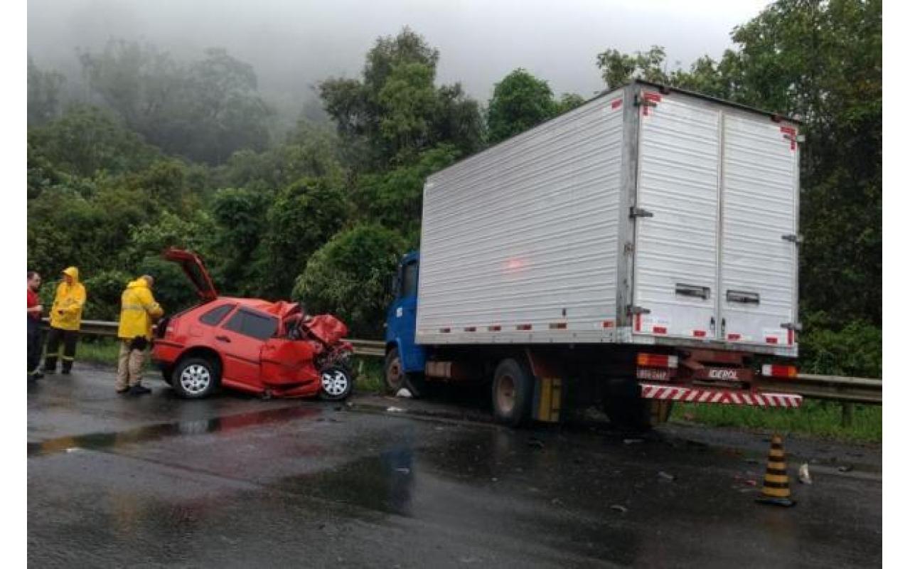 Motorista morre em acidente na BR-470 em Pouso Redondo