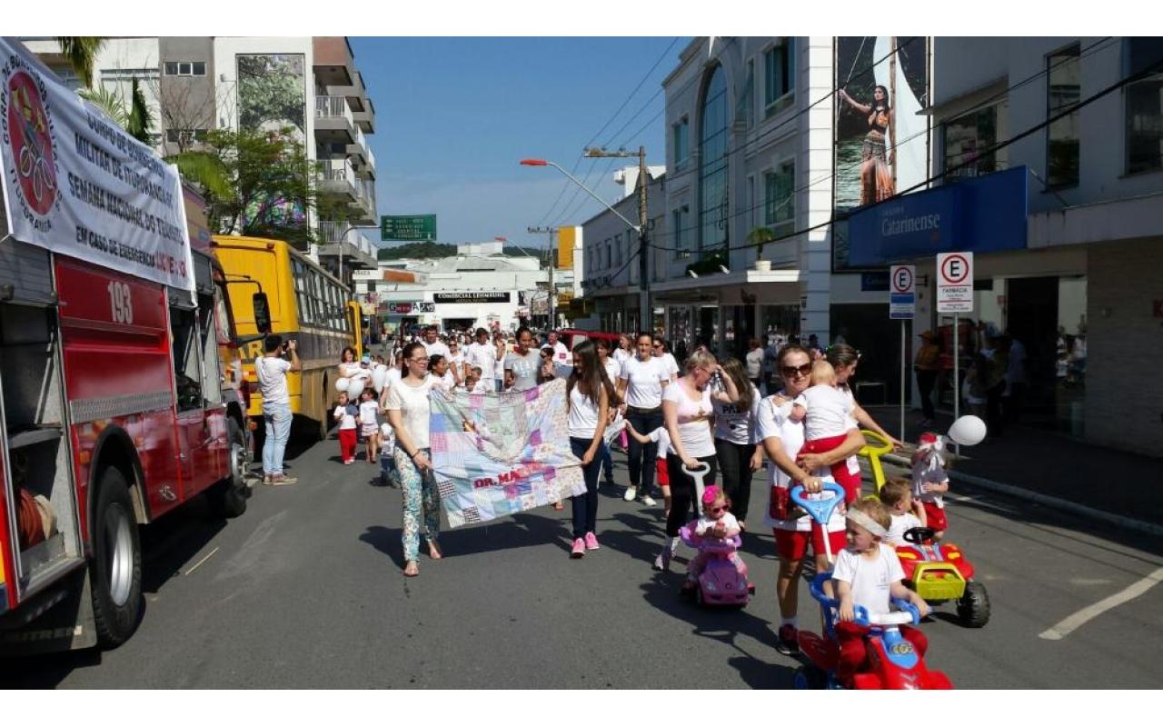 No Dia Mundial da Paz caminhada marca a data em Ituporanga