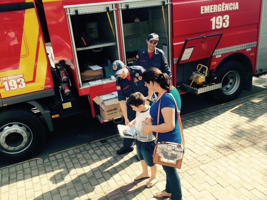 Corpo de Bombeiros de Ituporanga realiza no centro da cidade ações de prevenção e conscientização no trânsito