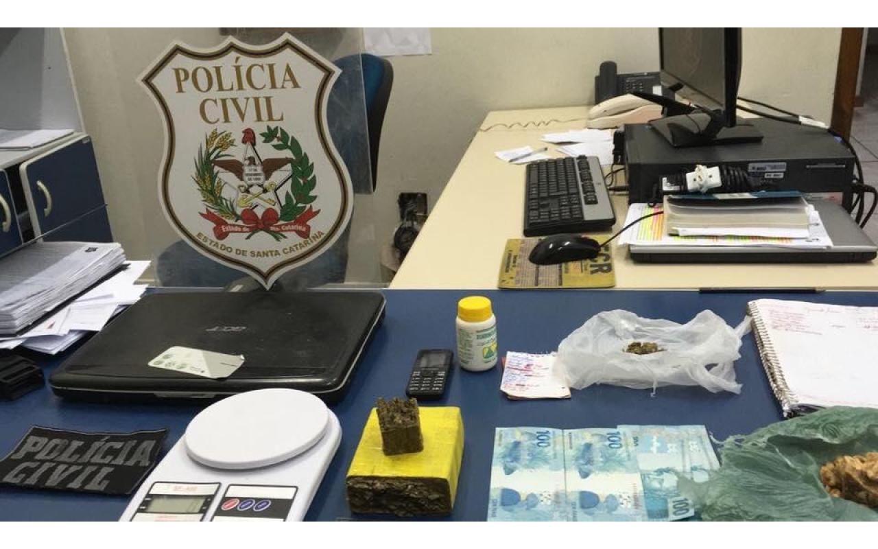 Polícia Civil prende traficante e apreende mais de meio quilo de drogas