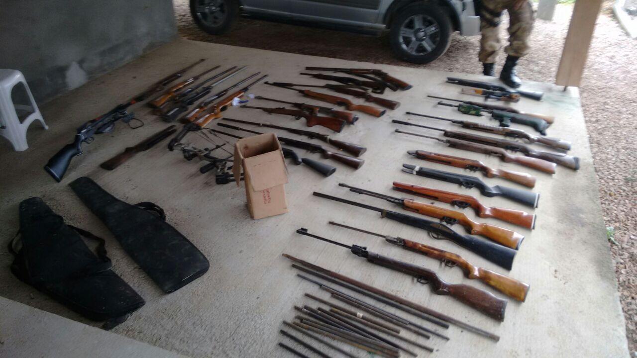 Polícia Militar apreende dezenas de armas e munições em Lontras 