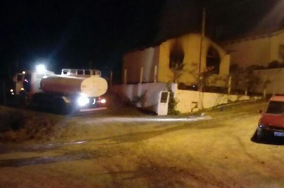 Polícia Militar de Leoberto Leal prende homem por atear fogo em residência