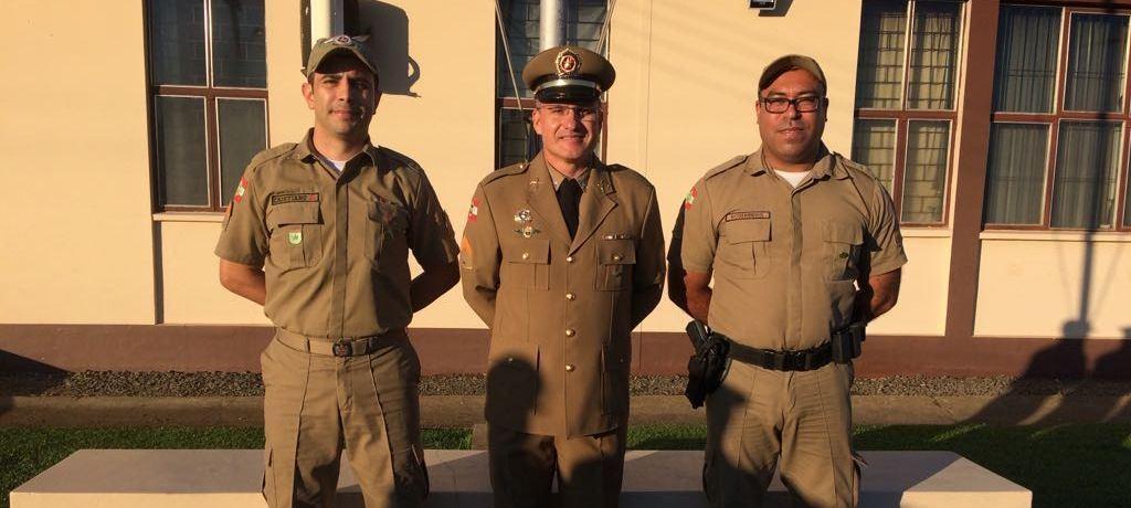 Policiais Militares de Alfredo Wagner recebem brasões de mérito