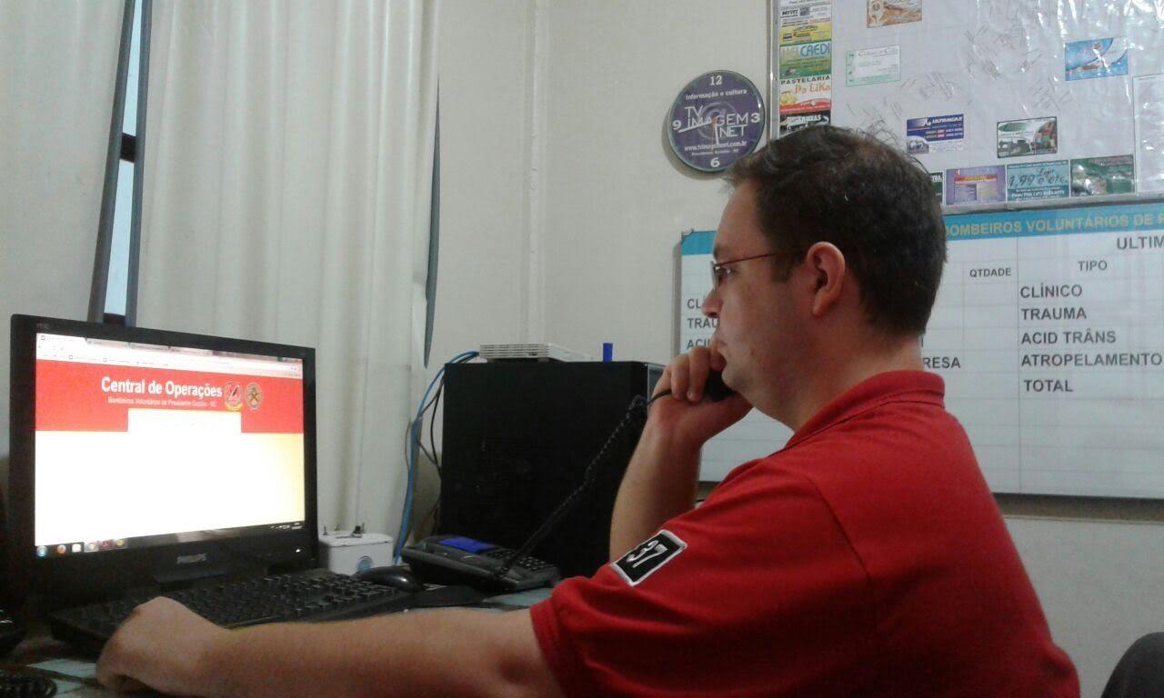 Por telefone, bombeiro ajuda a salvar bebê engasgado em Presidente Getúlio 