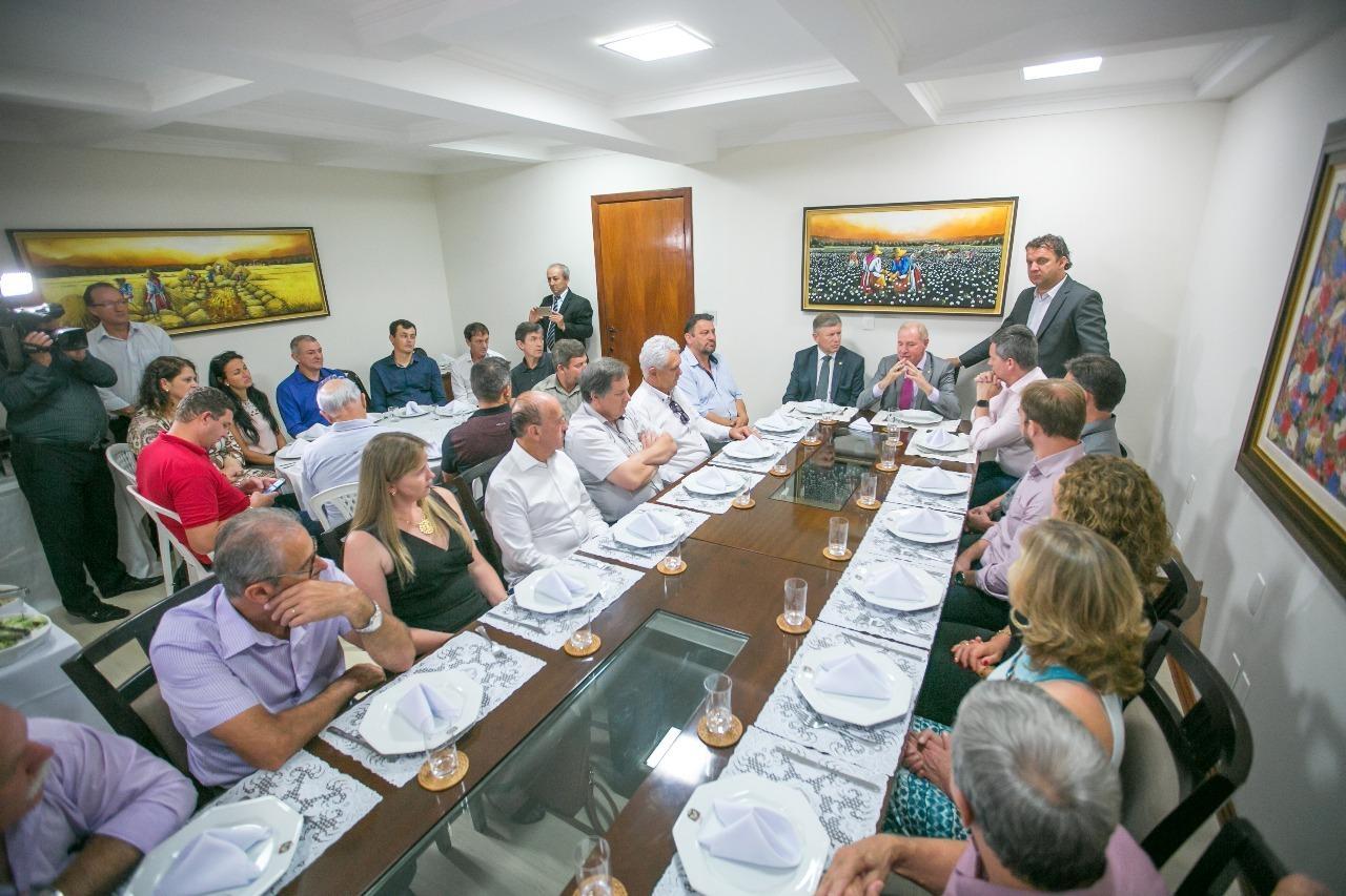 Prefeitos da Amavi pedem revisão da regra de distribuição do ICMS aos municípios