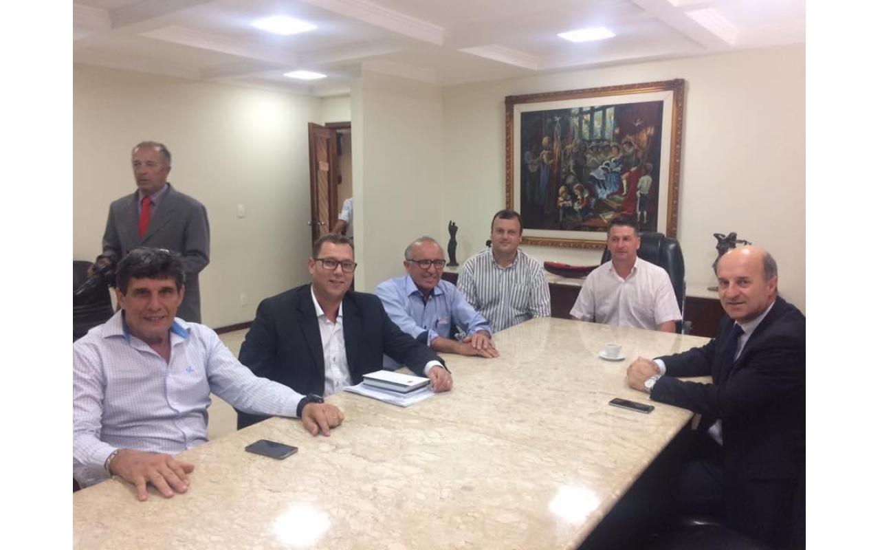 Presidente da Assembleia Legislativa sinaliza positivamente o encaminhamento de recursos para aquisição de caminhão pipa para Ituporanga