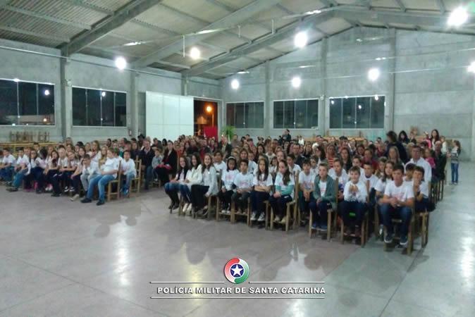 Proerd forma 68 novos alunos em Aurora 