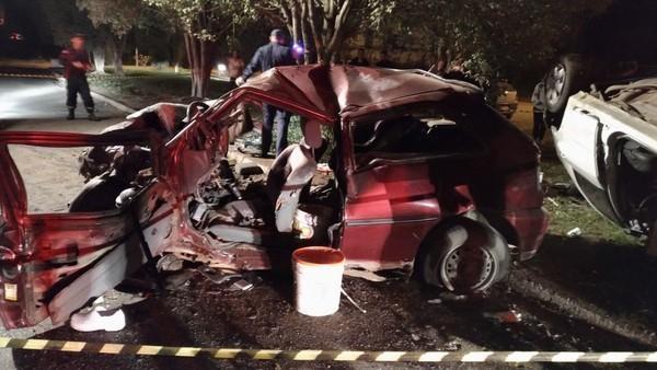 Quatro pessoas morrem em batida entre dois carros em Lontras 