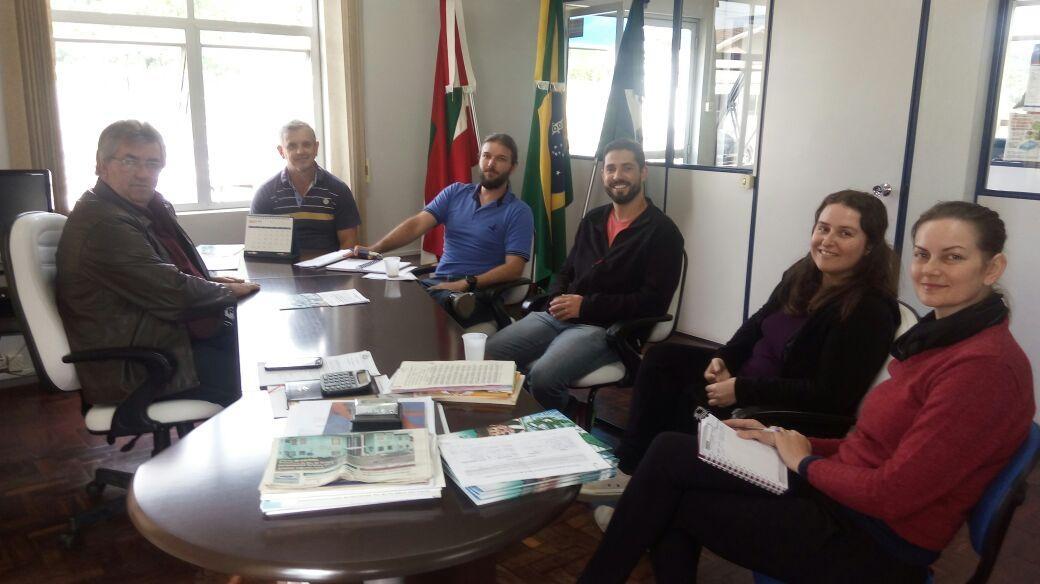 Reunião discute soluções para a falta de água em Imbuia