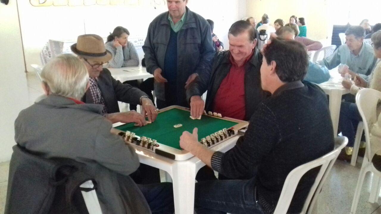 Reunião do serviço de convivência contou com 90 idosos, em Petrolândia  