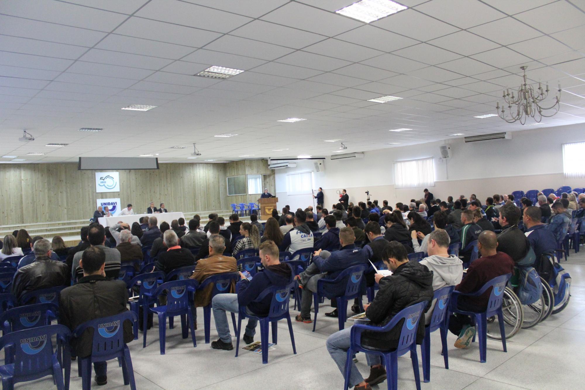 Rio do Sul sedia seminário que discute melhorias para o esporte de SC 