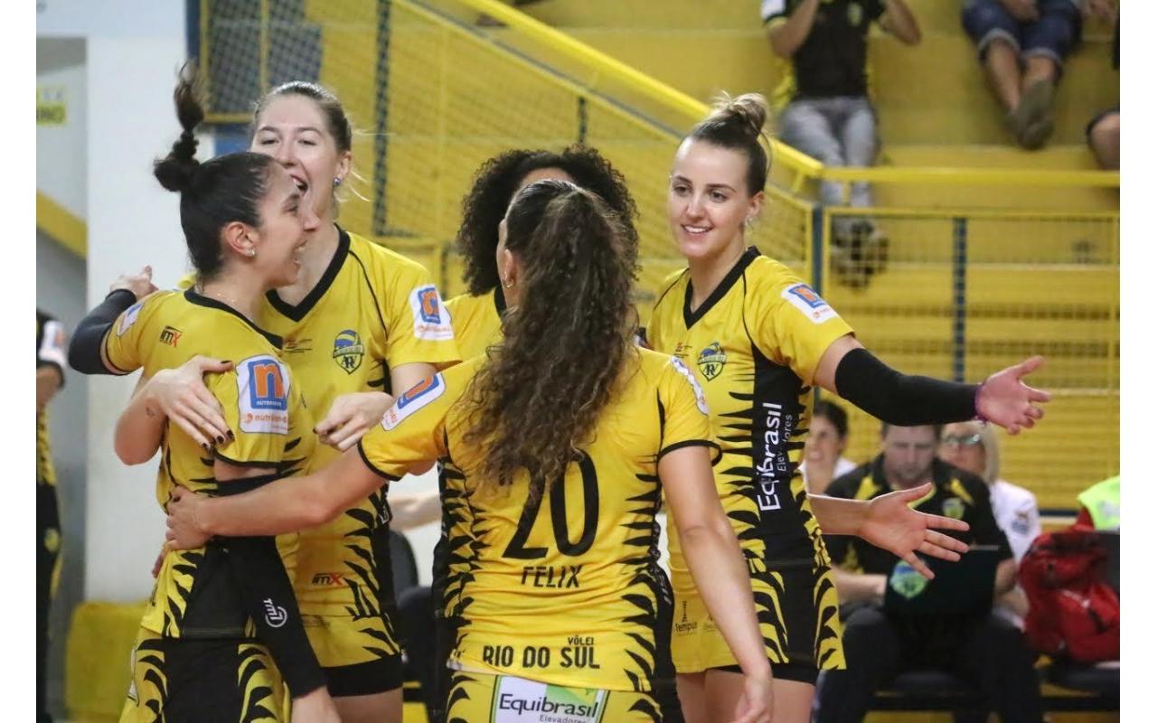 Rio do Sul Vôlei é escolhida a melhor equipe esportiva no Troféu Guga