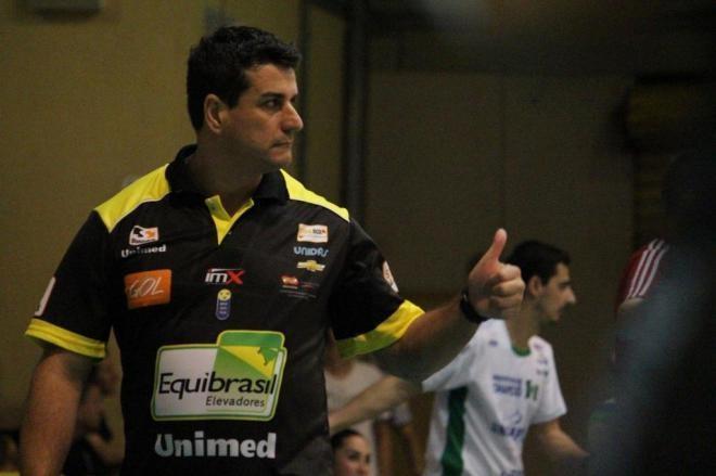 Rogério Portela volta a comandar a equipe de vôlei de Rio do Sul