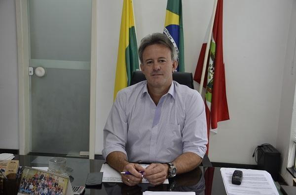 Saúde de ex-prefeito de Aurora inspira cuidados