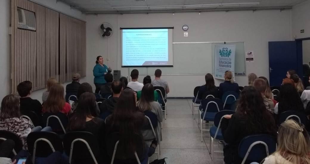 Semana Nacional de Educação Financeira orienta população sobre os cuidados com as finanças