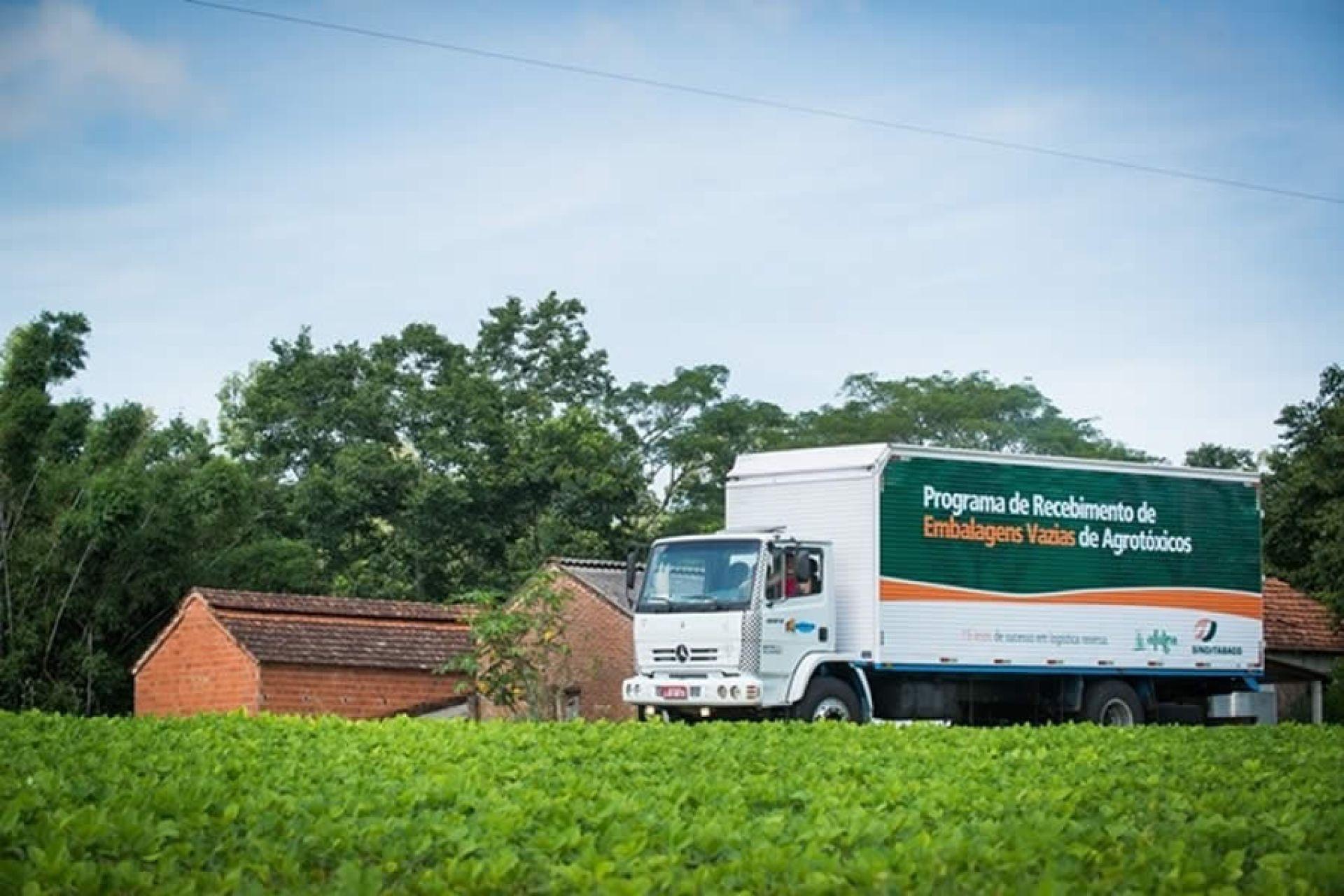 Sinditabaco promove campanha de recolhimento de embalagens de agrotóxicos utilizados na produção de tabaco