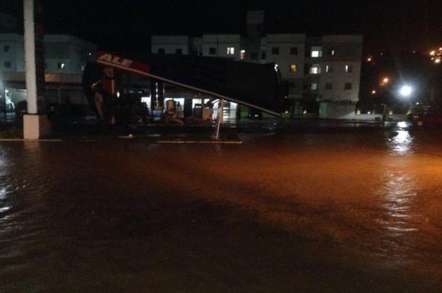 Temporal causa estragos e deixa desabrigados em Rio do Sul