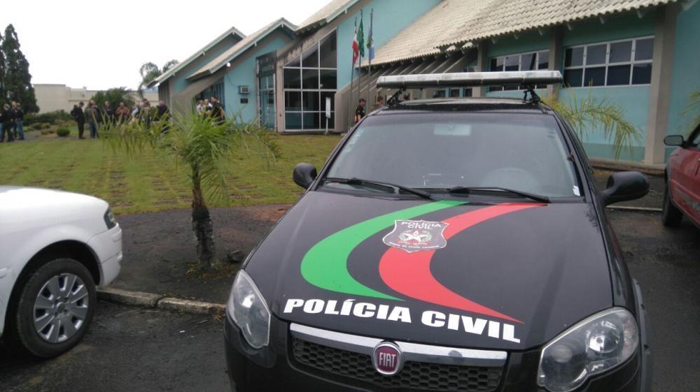 Uma mulher e 3 homens são presos por suspeita de crime eleitoral em Agronômica 