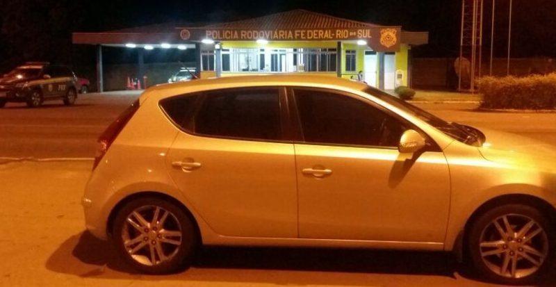 Veículo com documento falso é apreendido na BR-470 em Rio do Sul 
