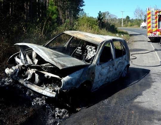 Veículo pega fogo na SC-350 em Ituporanga  