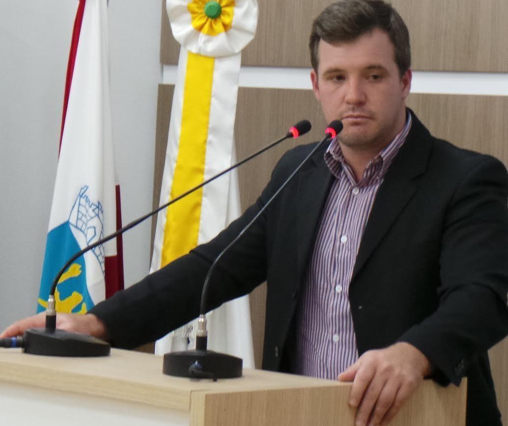 Vereador questiona falta de pagamento para empresas de transporte escolar terceirizadas em Ituporanga