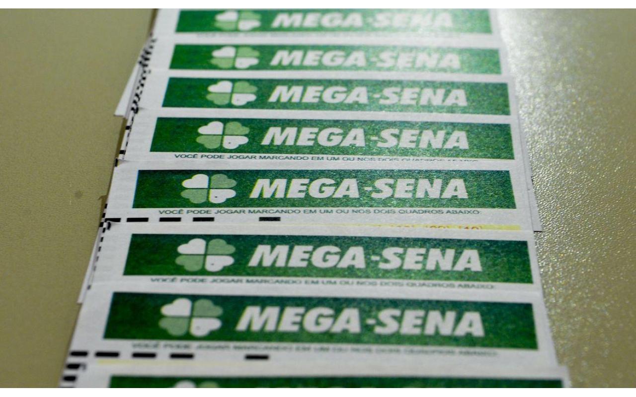 Nove apostadores de SC acertam 5 números da Mega-Sena 2614 e faturam bolada