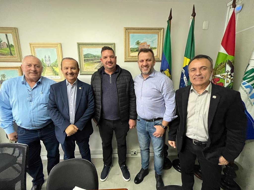 O Governador Jorginho Melo anuncia recursos no valor de R$ 4 milhões para o município de Aurora