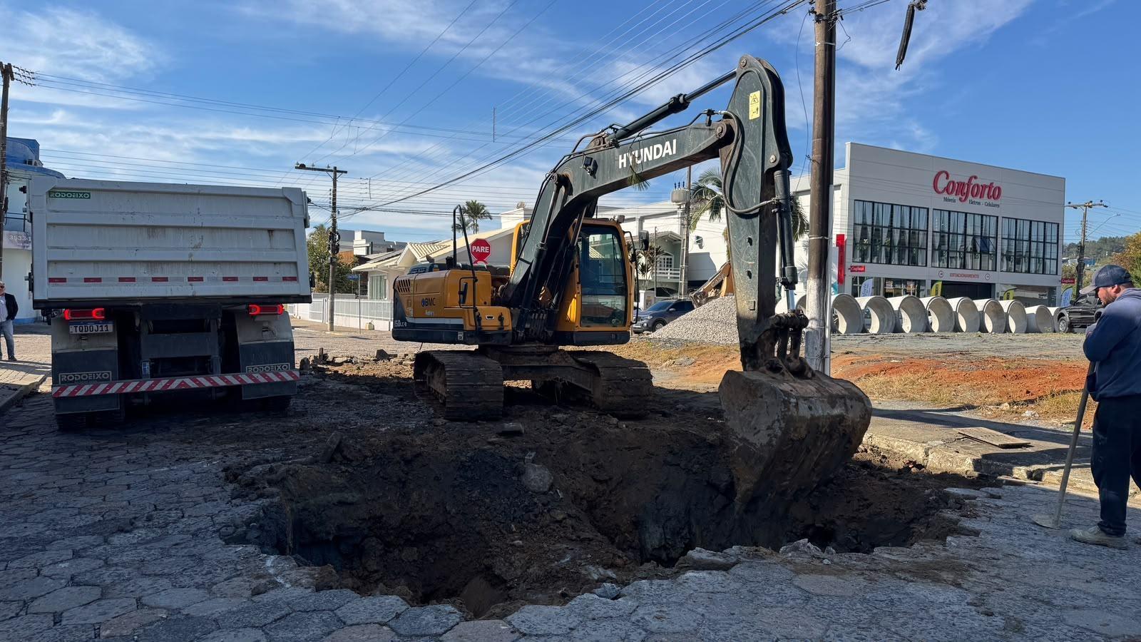 Obras de asfaltamento começam na Rua Tenente Jacob Philippi em Ituporanga
