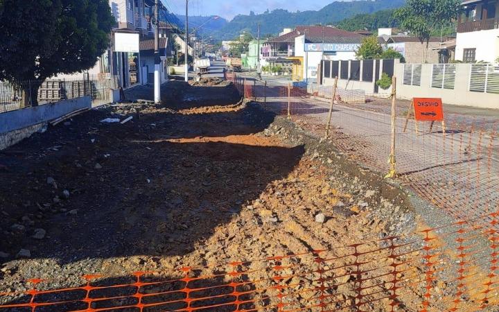Obras de revitalização da Avenida Jorge Lacerda em Vidal Ramos são retomadas