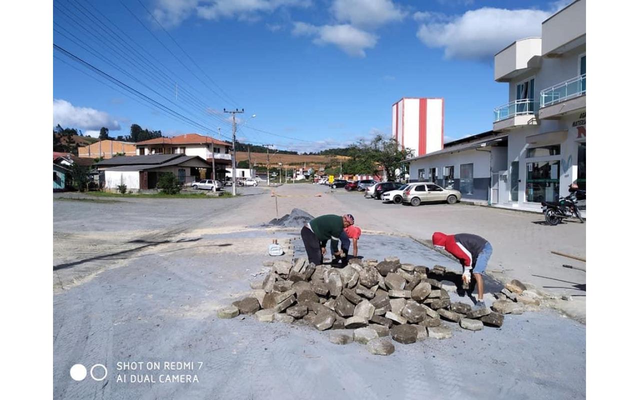 Obras na Avenida 29 de Novembro em Chapadão do Lageado devem ser retomadas na próxima semana