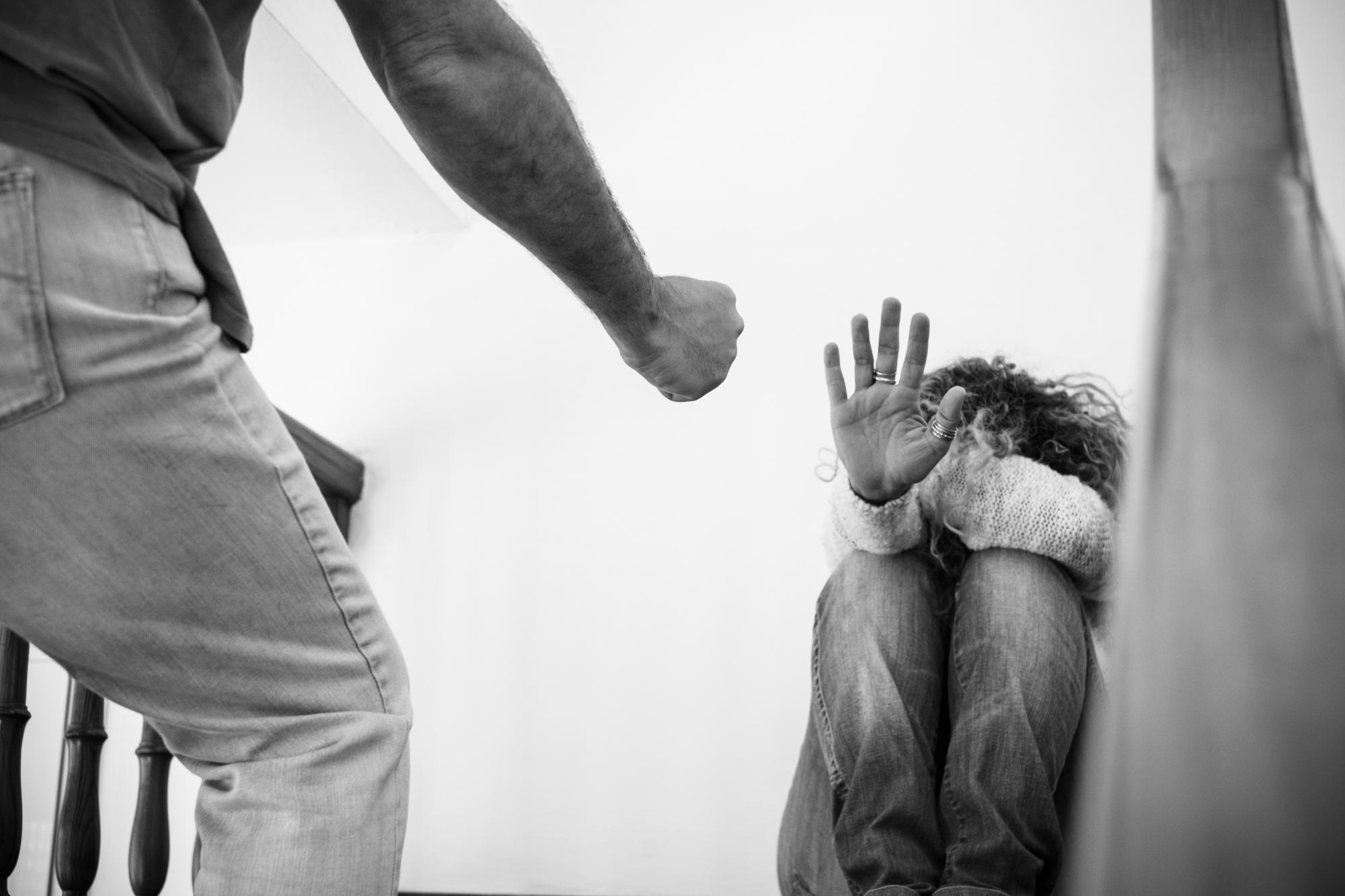Oito em cada dez autores de feminicídio respondem presos, enquanto Justiça busca acelerar processos