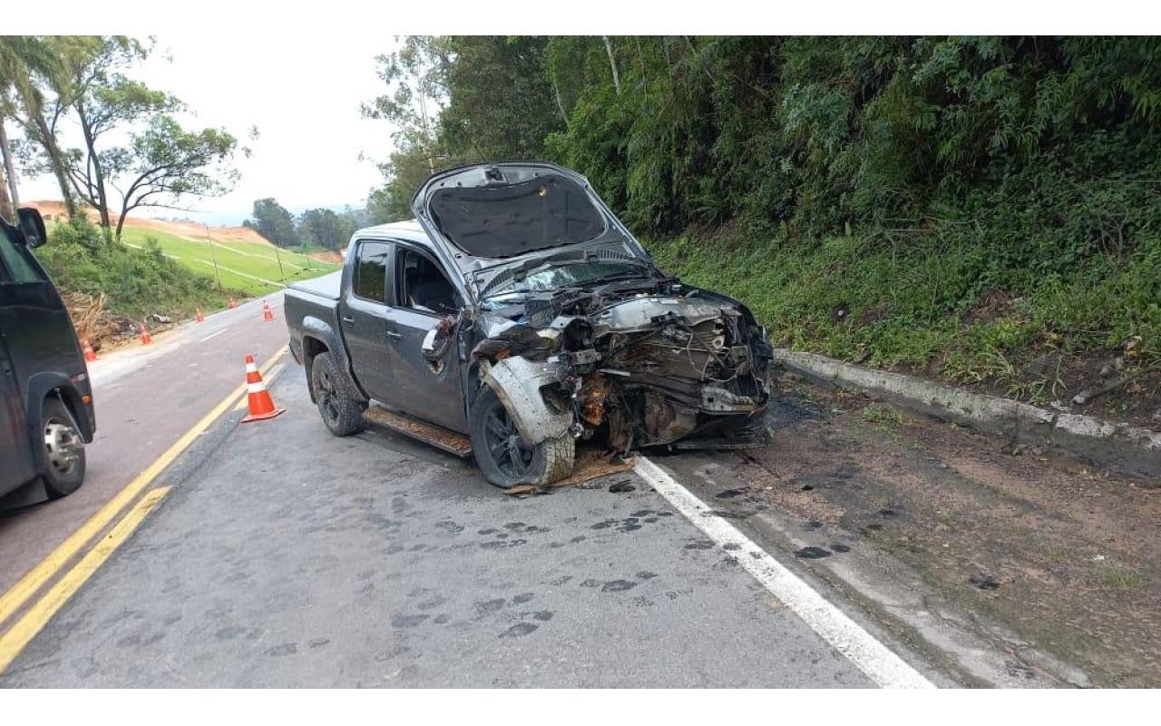 Óleo na pista após acidente; pede atenção de motoristas na Serra de Ibirama