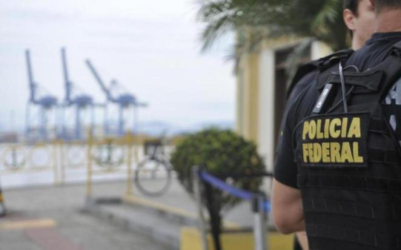 Operação mira R$ 70 milhões em bens de suspeitos de tráfico internacional nos portos de SC