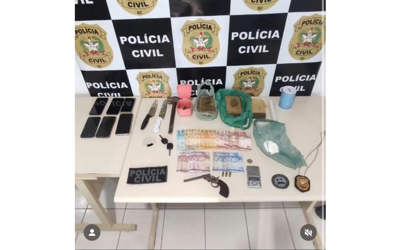 Operação policial na cidade de Bom Retiro cumpre mandados de buscas residenciais e prisões