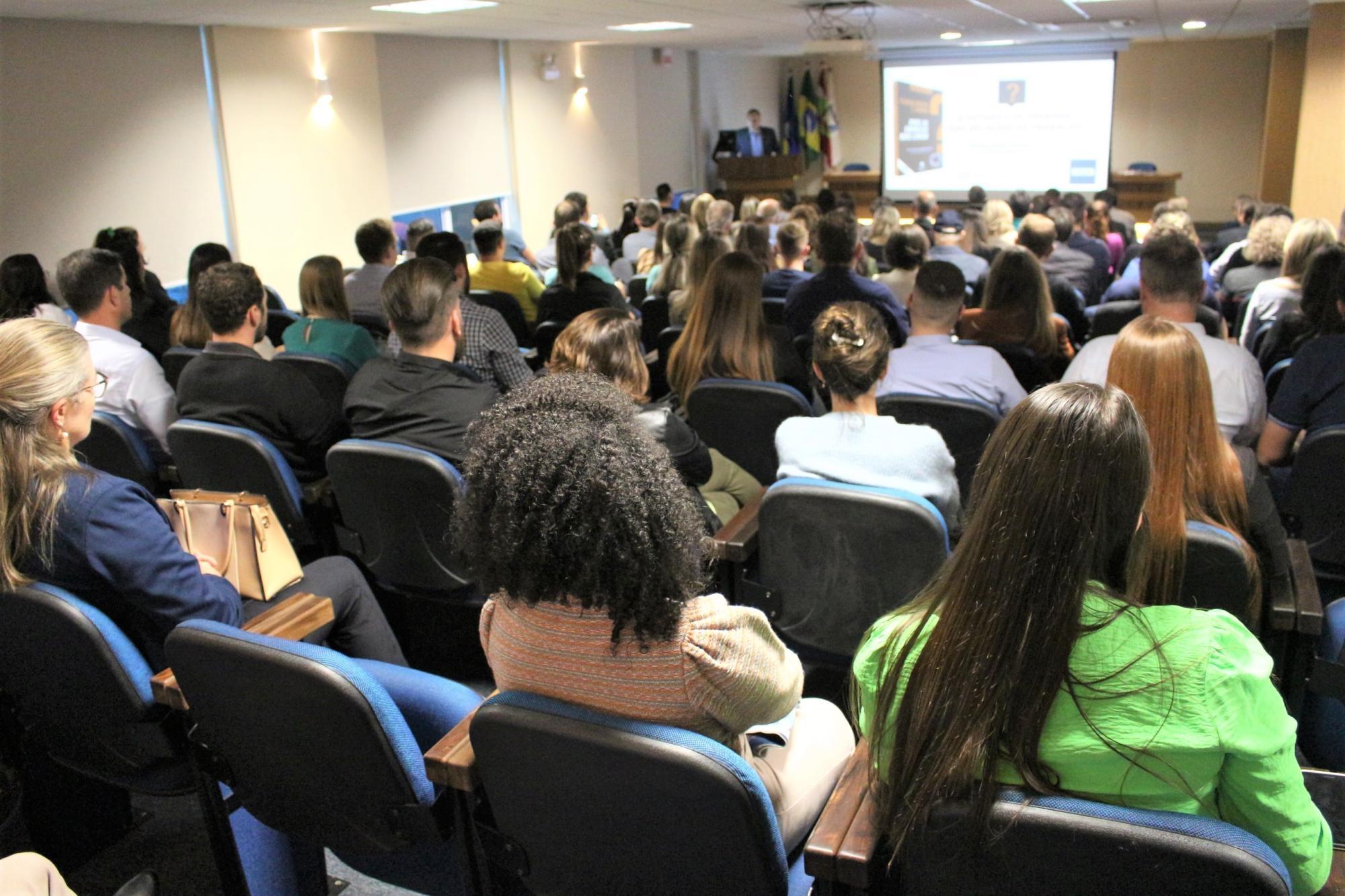 Palestra em Rio do Sul aborda os desafios das relações trabalhistas