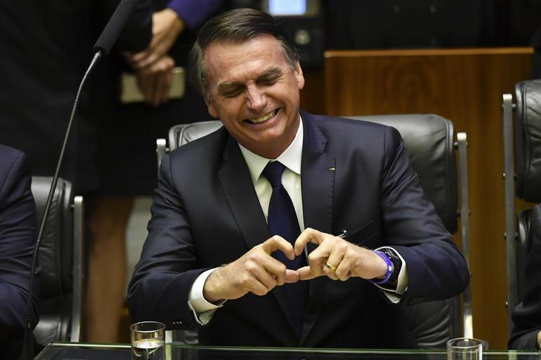Para 49% dos brasileiros, Bolsonaro resolverá principais problemas do país