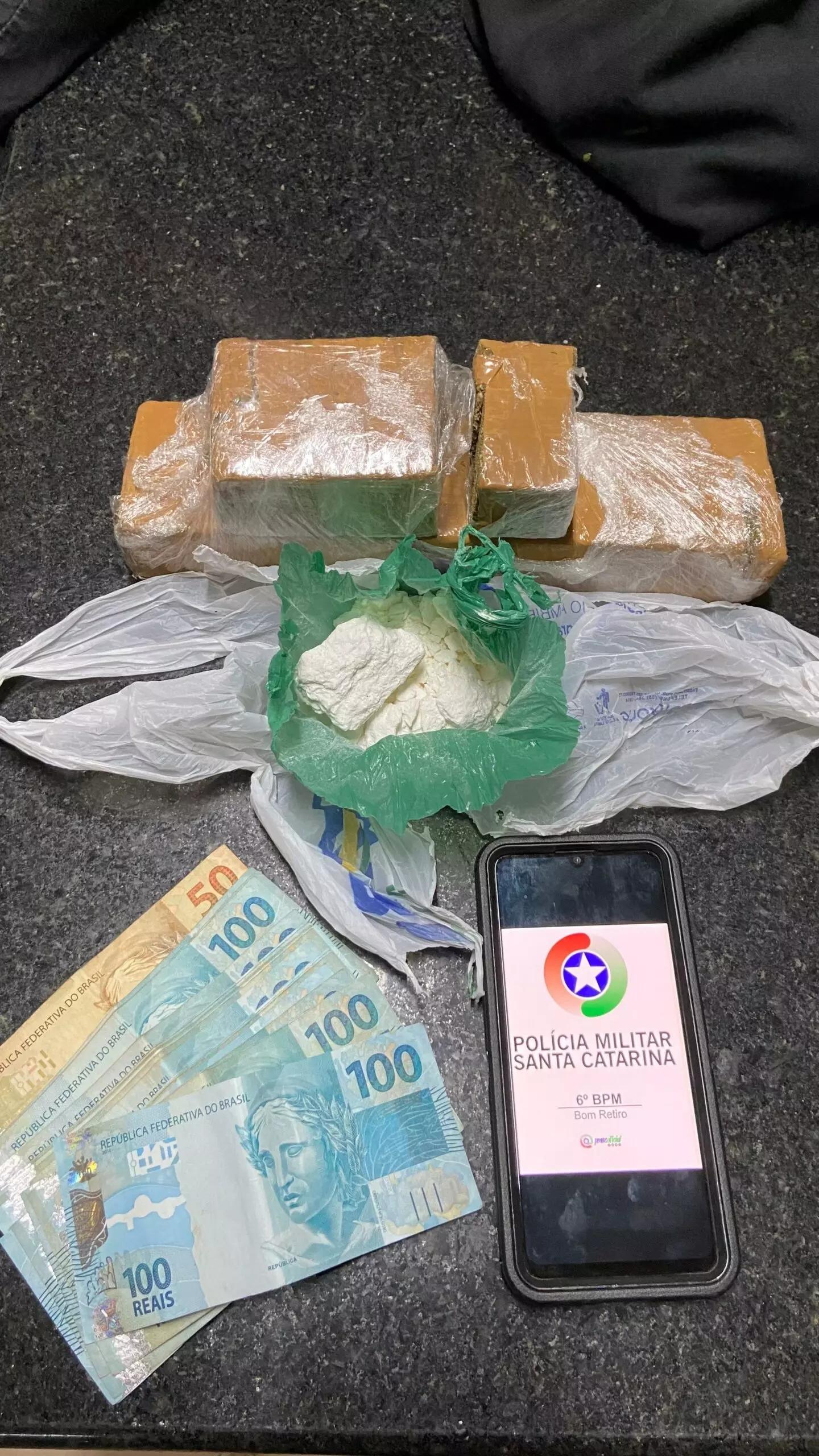 Perseguição policial resulta em prisão por tráfico de drogas em Bom Retiro