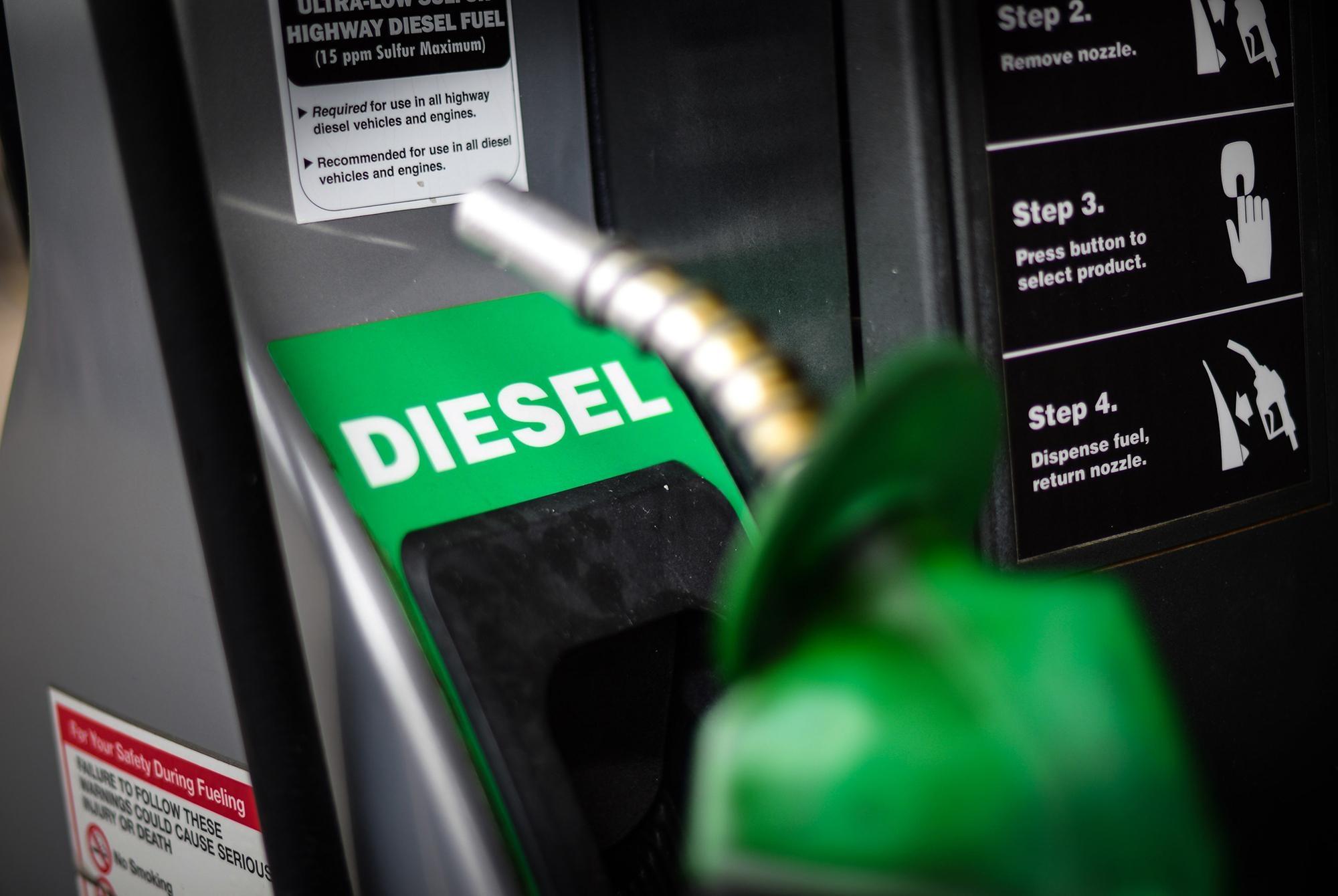 Petrobras reajusta em R$ 0,10 litro do diesel nas refinarias
