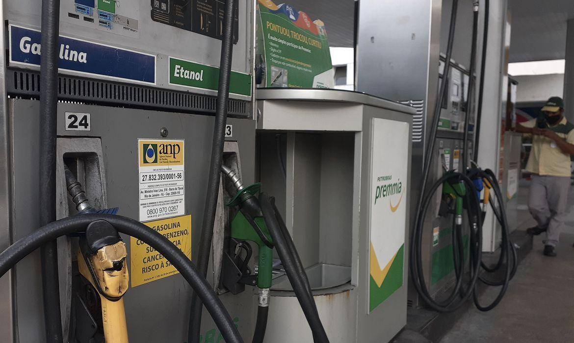 Petrobras reduz preços de gasolina e diesel a partir desta terça 