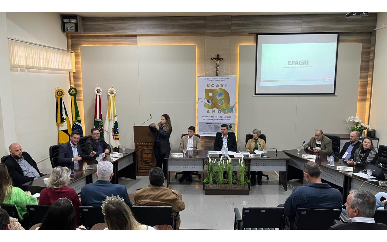 Petrolândia sedia Assembleia da União de Câmaras e Vereadores do Alto Vale do Itajaí (UCAVI)