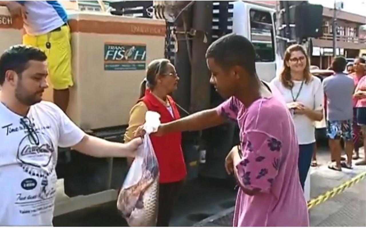 Piscicultor distribui 1 tonelada de peixes para famílias carentes de SC celebrarem a Páscoa