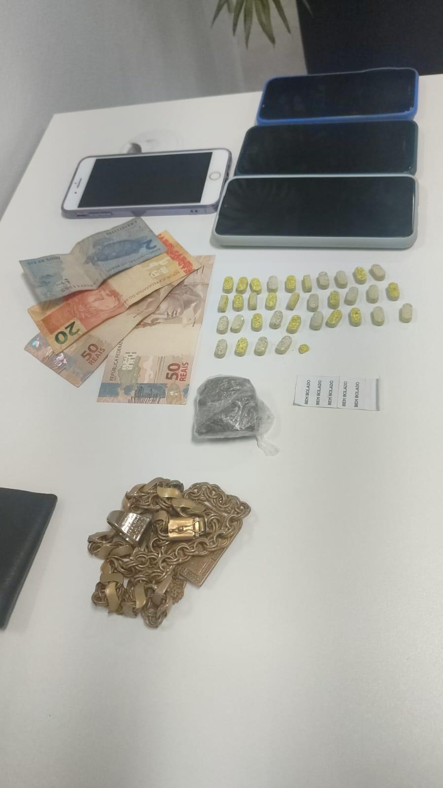 PM apreende drogas e prende suspeitos de tráfico em Ituporanga