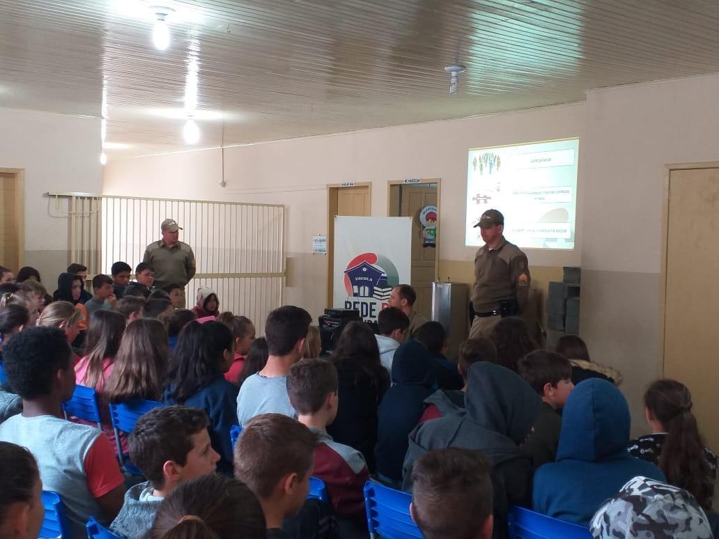 PM de Alfredo Wagner promove palestra do programa da Rede de Segurança Escolar