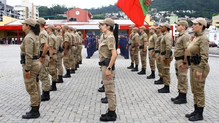 PM de Santa Catarina realiza promoção de praças e oficiais 