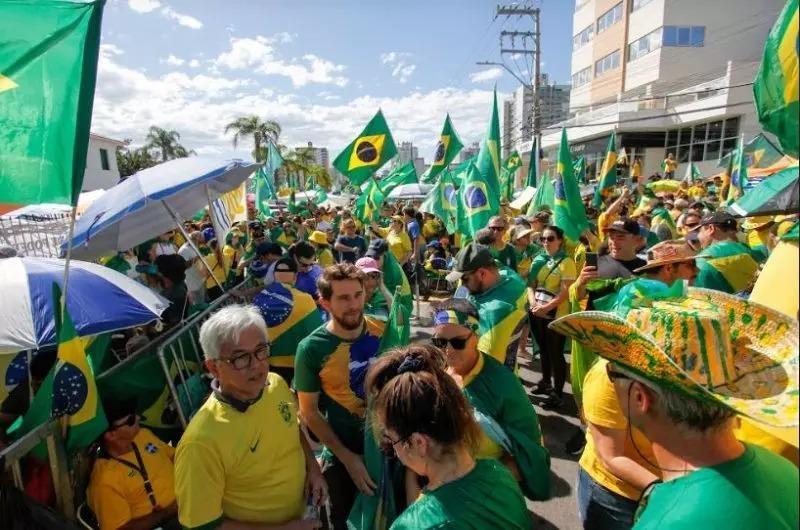 PMSC aguarda ordem para desmobilização de acampamentos em frente a quarteis do Exército