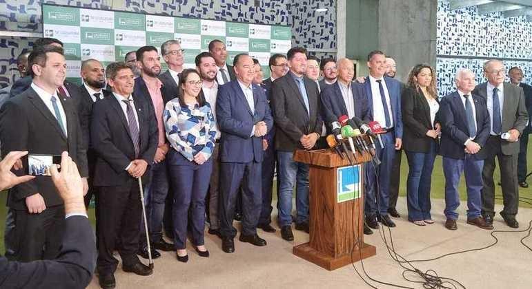 Podemos e PSC anunciam fusão e partido terá 18 deputados federais e 7 senadores