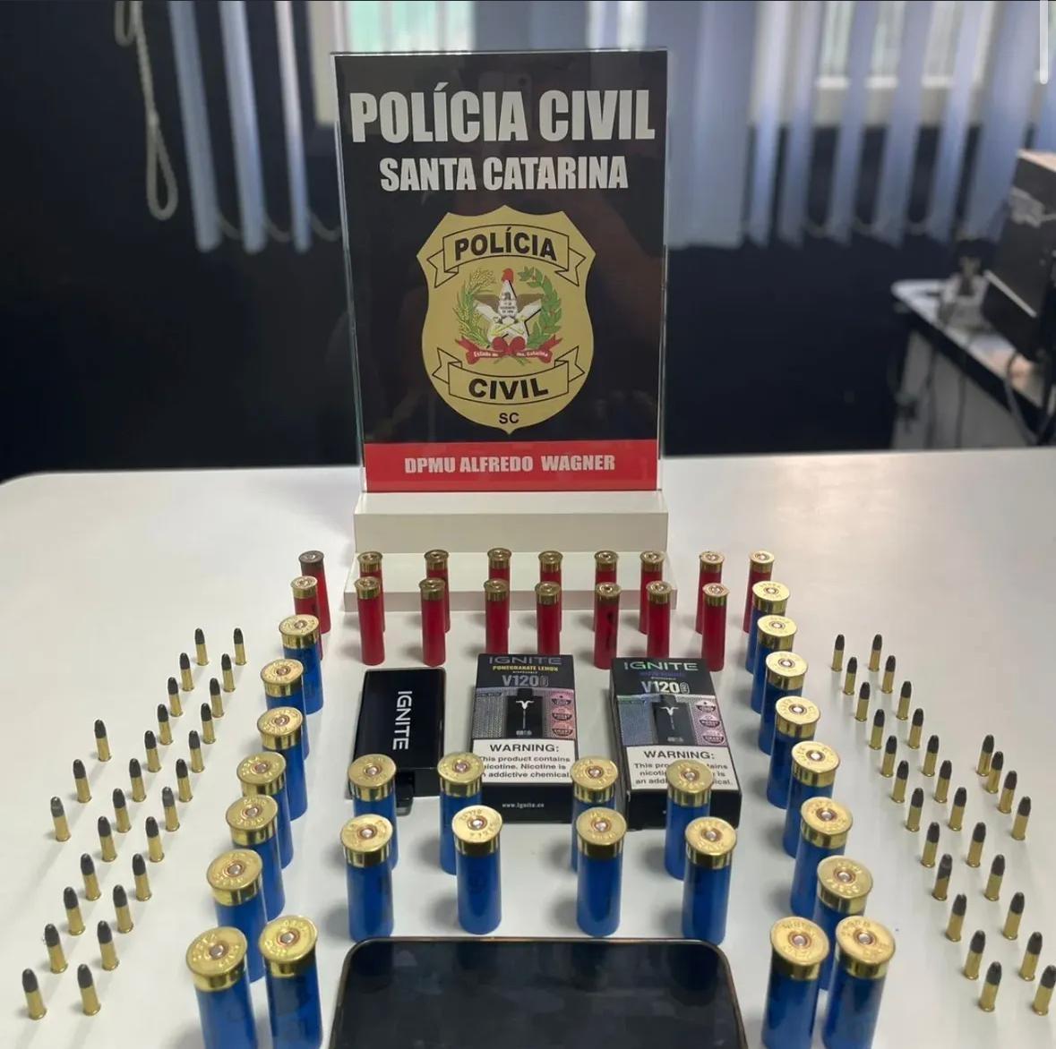 Polícia Civil apreende cigarros eletrônicos e munições em Alfredo Wagner